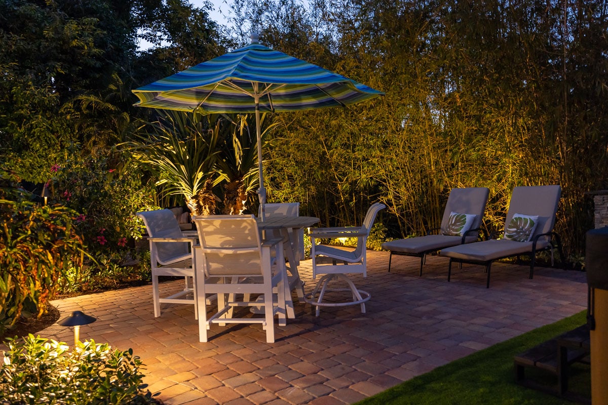 night landscape lights paver patio outdoor furniture