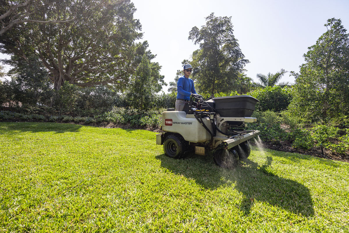 residential lawn care technician fertilization