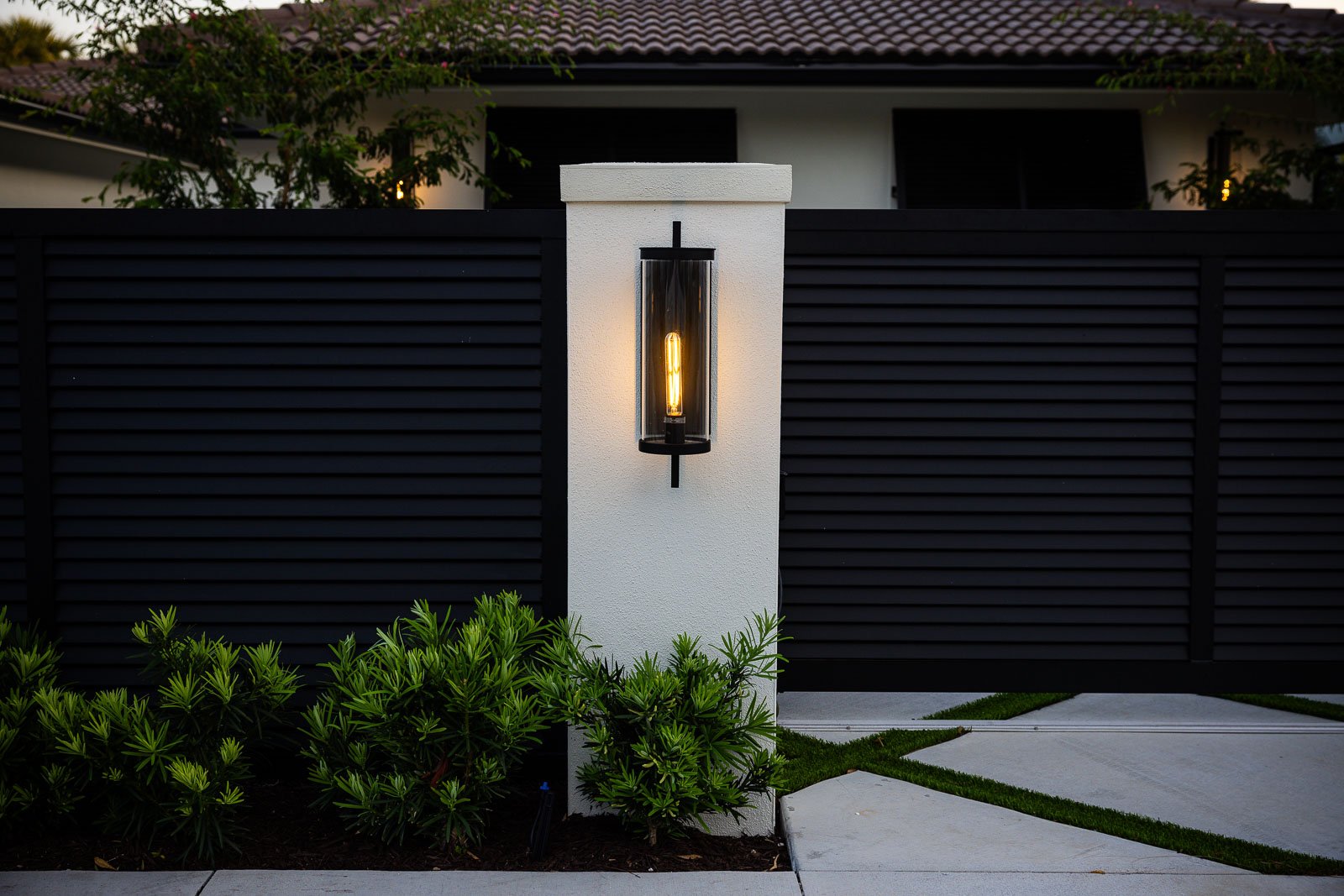 front entrance landscape lighting on walls 2