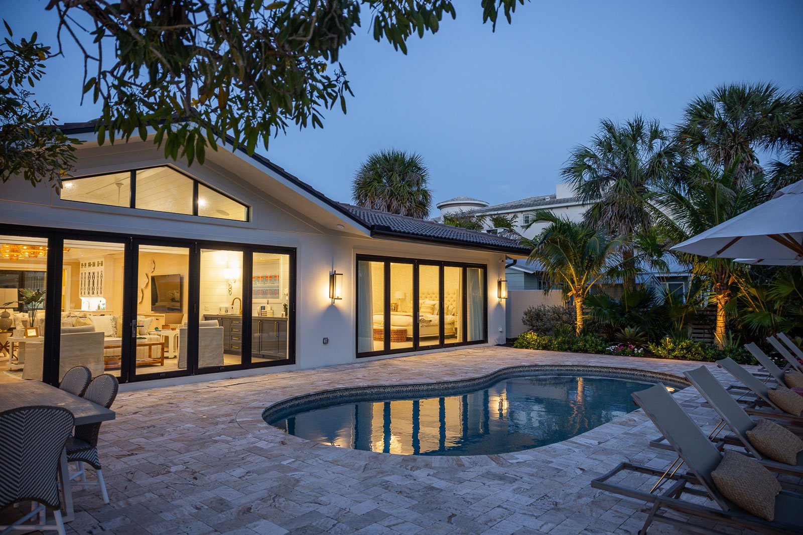 landscape lighting in garden beds along patio1