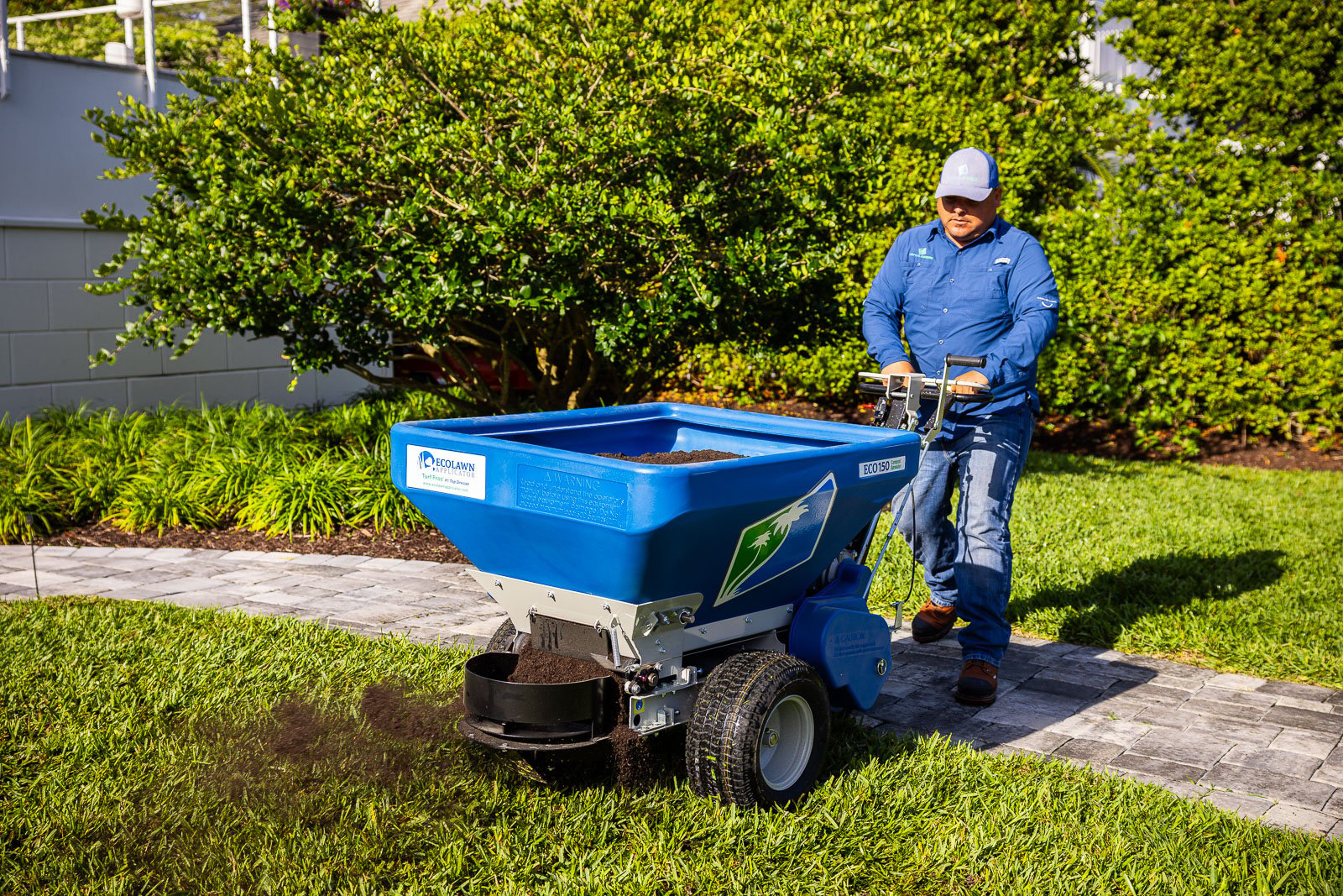 landscape maintenance top dressing lawn