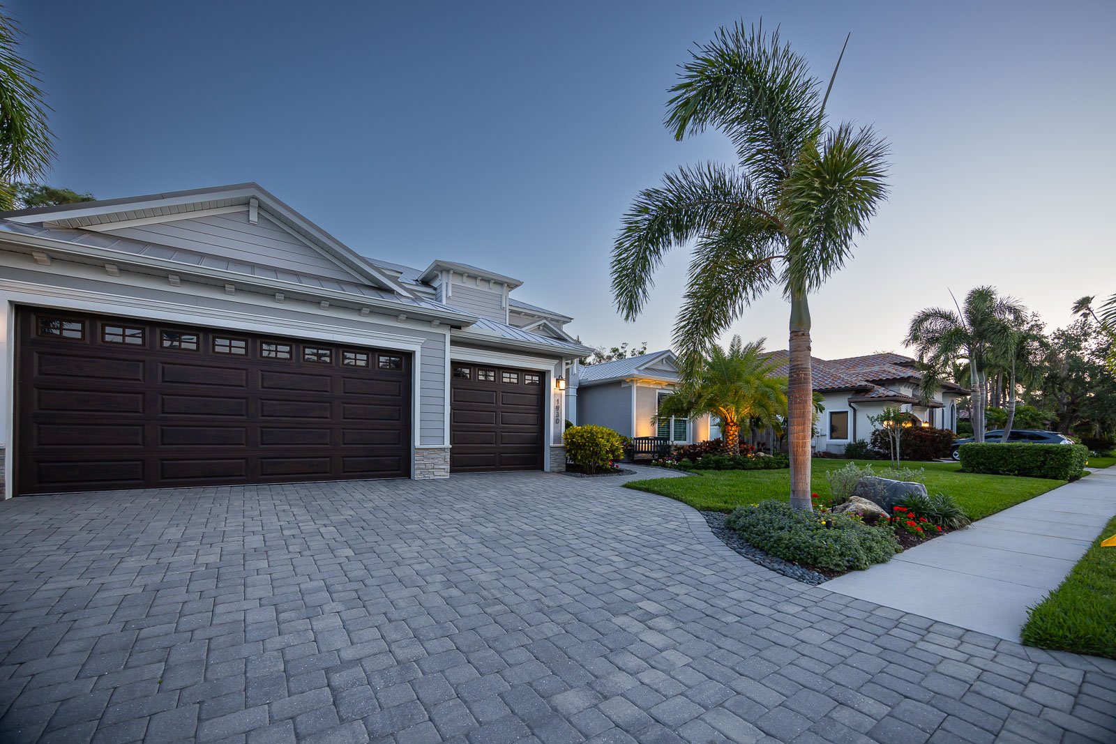 outdoor lighting landscape beds front of house 1