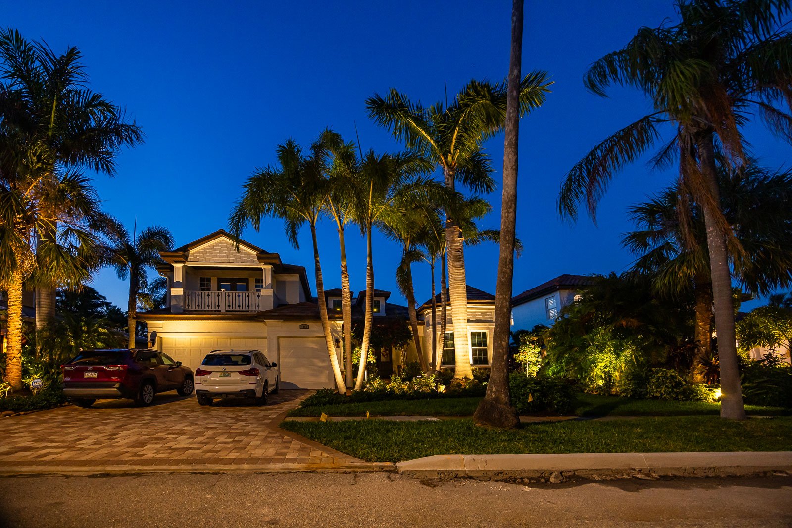 outdoor lighting landscape beds front of house 10