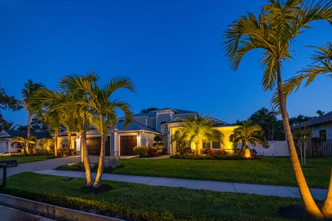 landscape lighting front of house