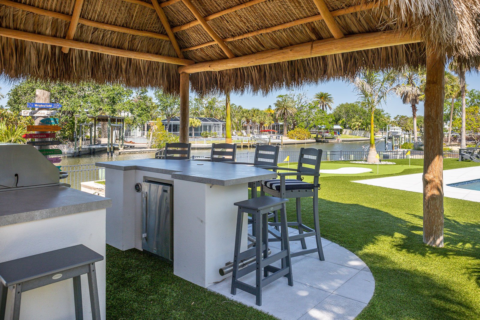 tiki hut outdoor kitchen bar 6