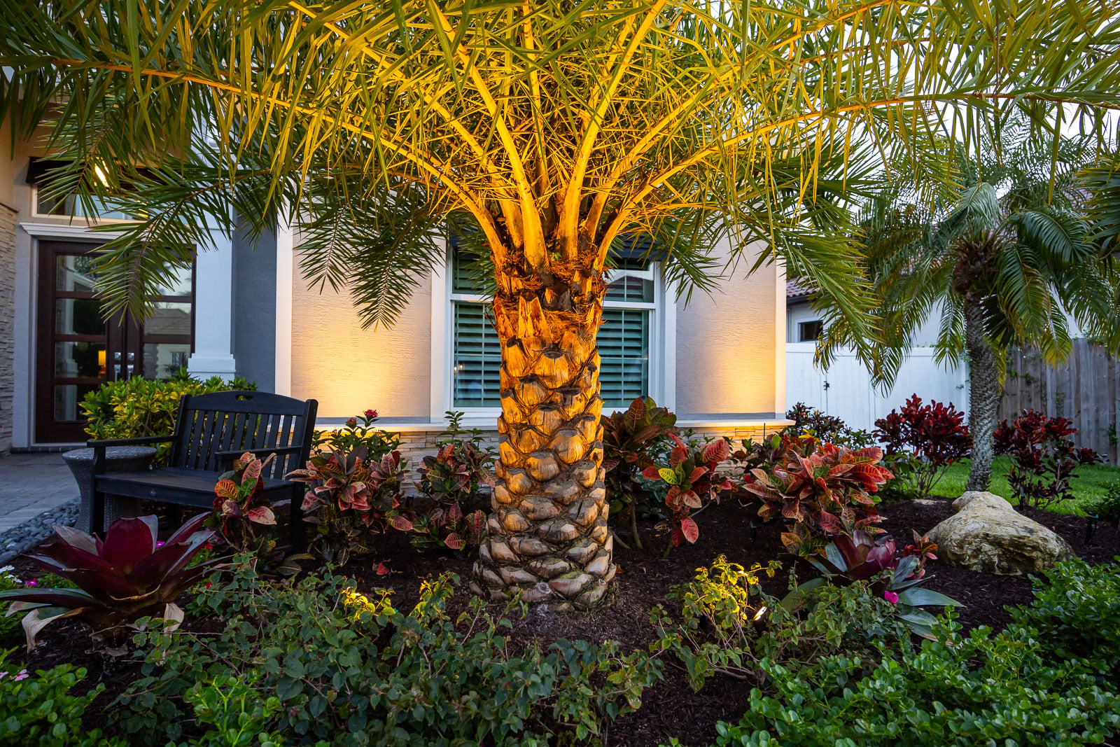 outdoor lighting landscape beds front of house 3